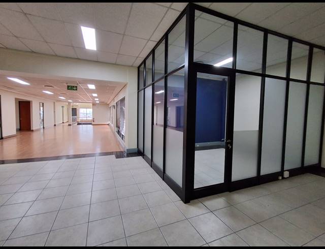 1,065M² OFFICE TO LET IN HERIOTDALE
